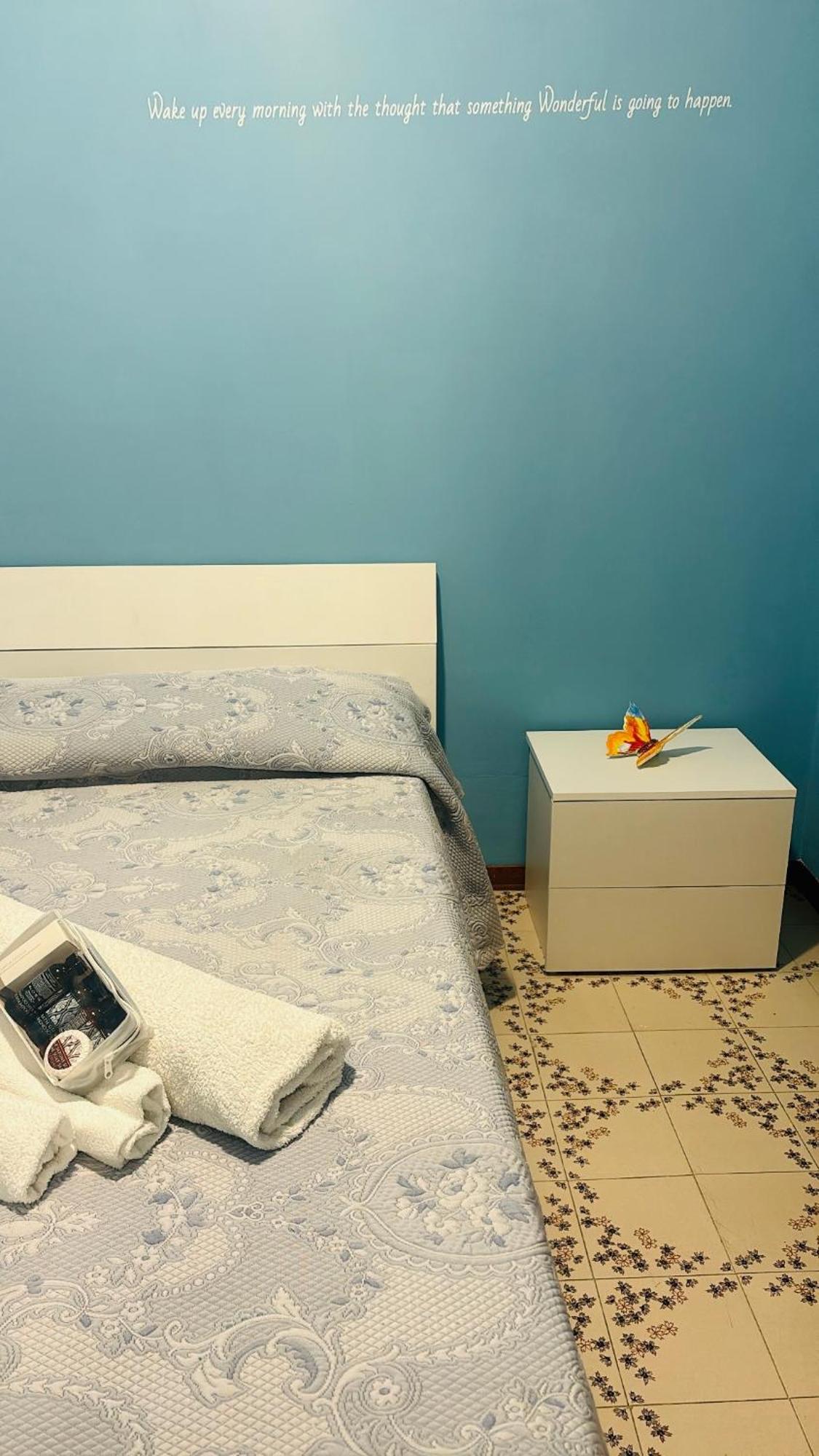 Appartamento Giardini Naxos Butterflies Home Schiso Bagian luar foto