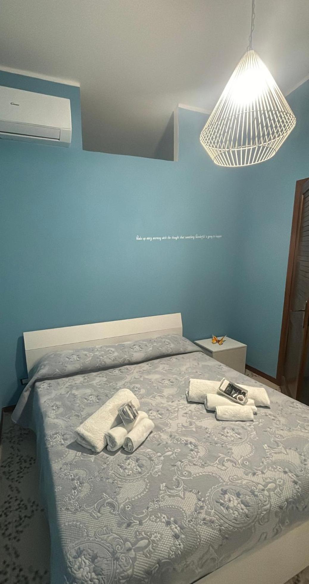Appartamento Giardini Naxos Butterflies Home Schiso Bagian luar foto