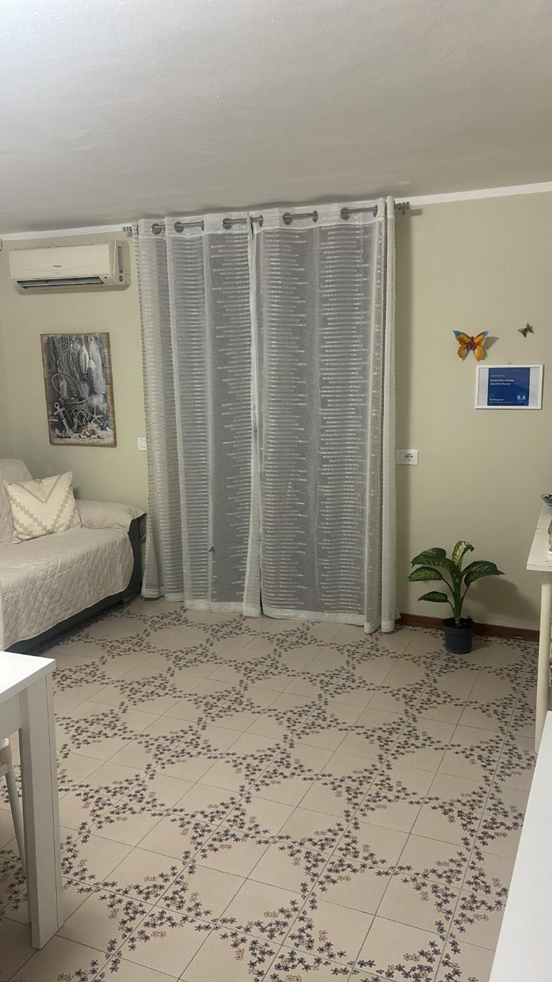 Appartamento Giardini Naxos Butterflies Home Schiso Bagian luar foto